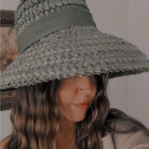 Meet your Posher, Julia